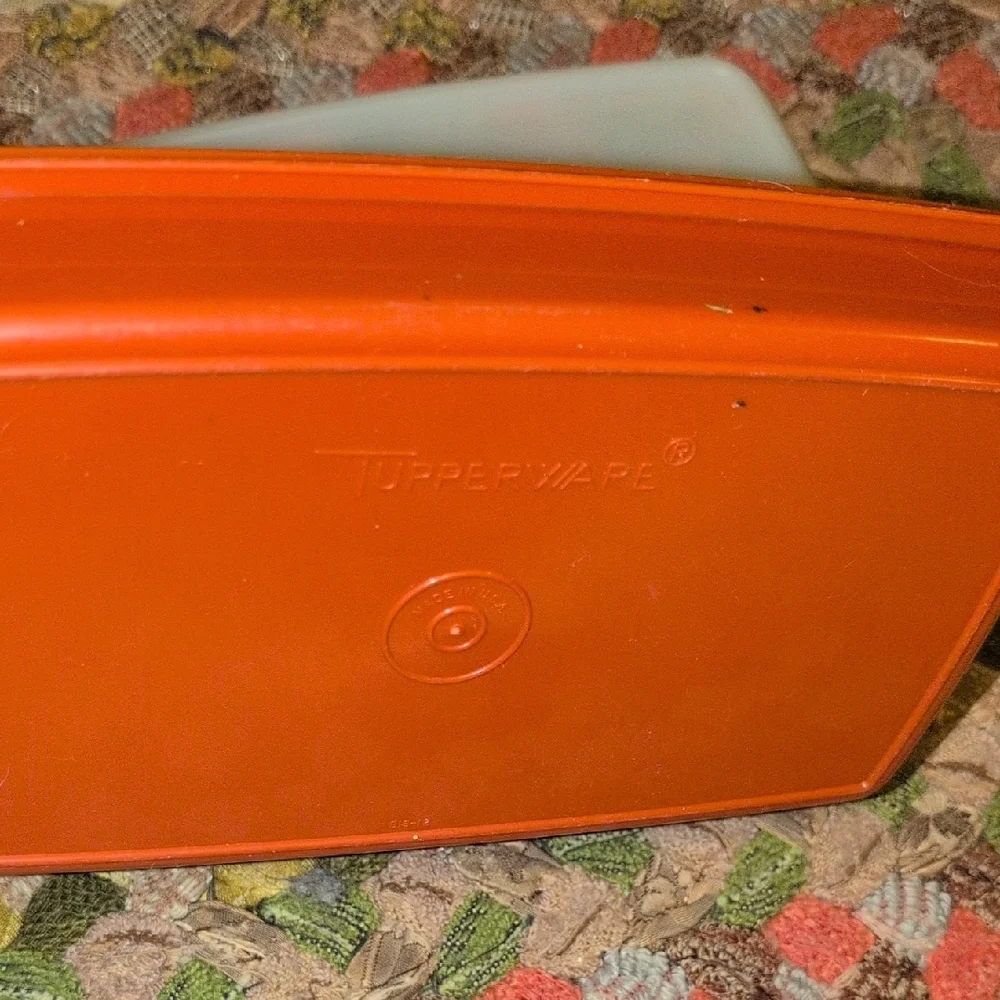 Tupperware Rectangular Orange Container With Lid - Picture 7 of 8